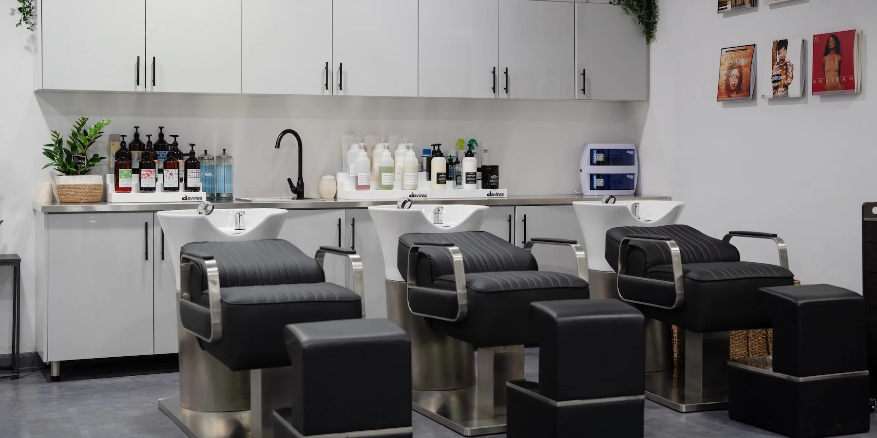Homepage 6 - top hair salons in UAE Slide info