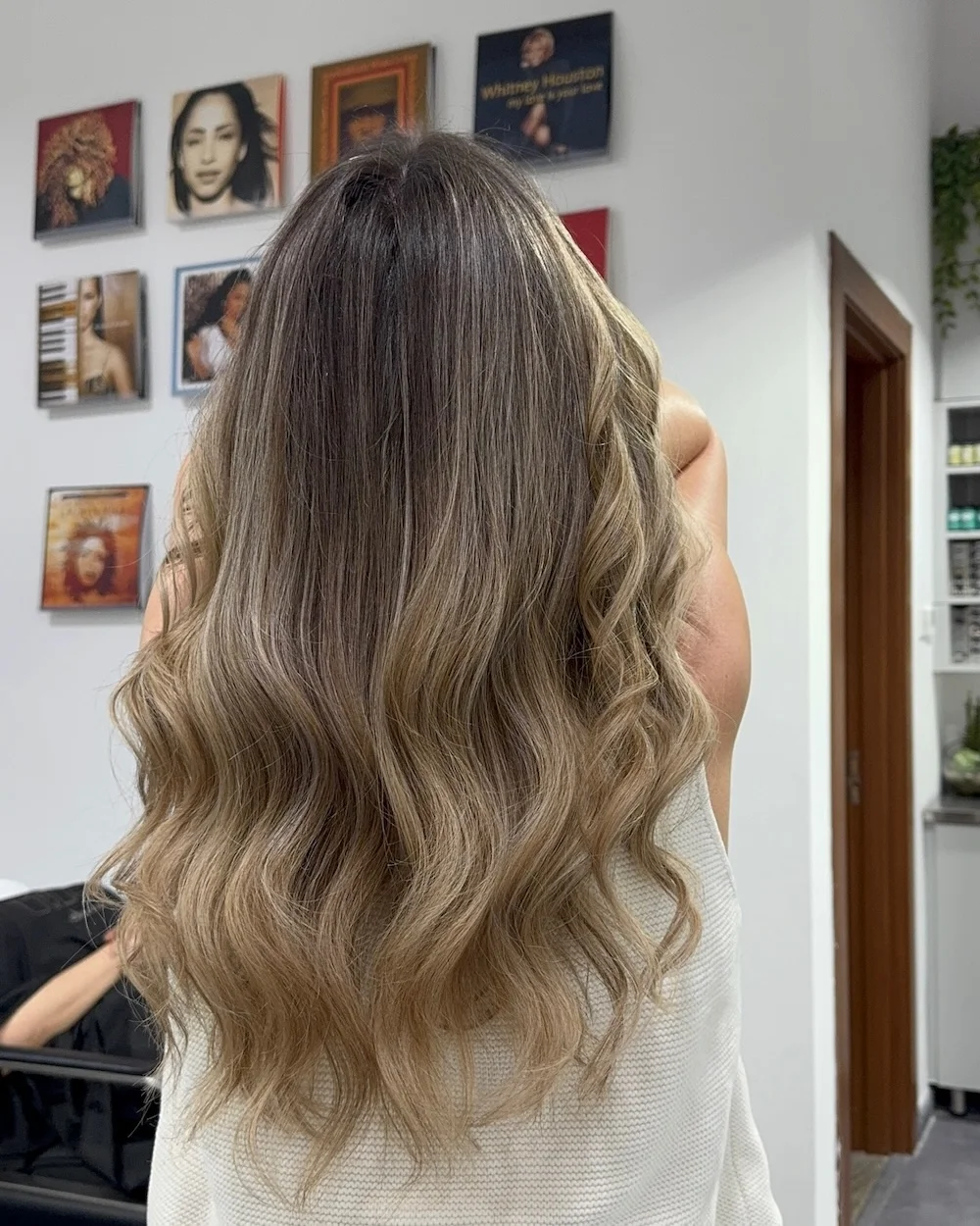 Lived-in blonde and balayage